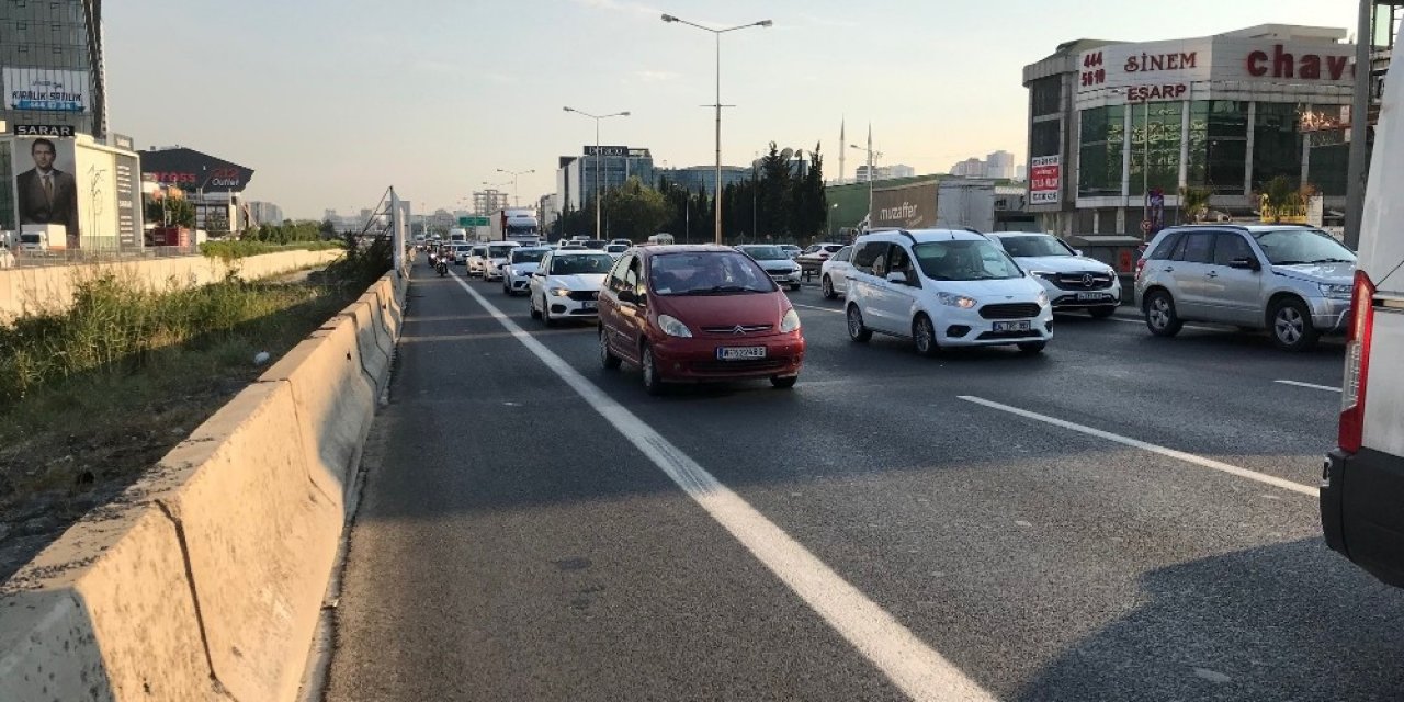 Trafik Polisi Ekipleri Çakar Ve Emniyet Şeridi Denetimi Yaptı