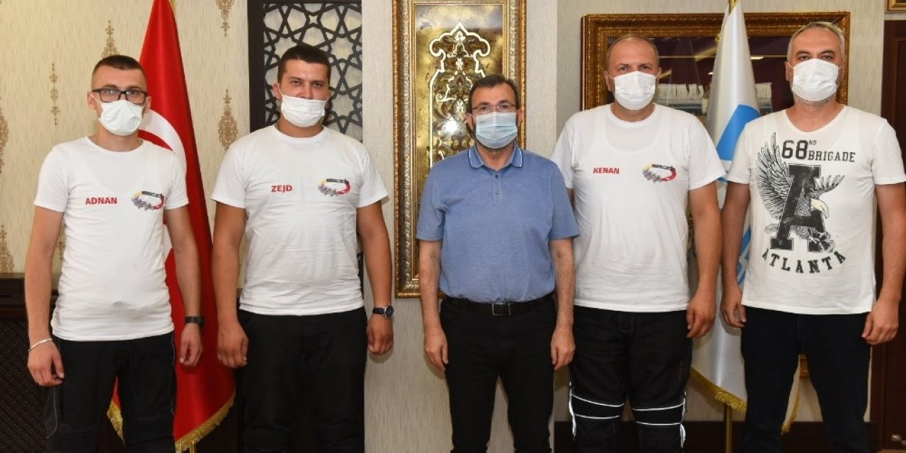 Motosikletler İle Bosna’dan Çıkıp Ayasofya-i Kebir Cami-i Şerifi’nde Şükür Namazı Kıldılar