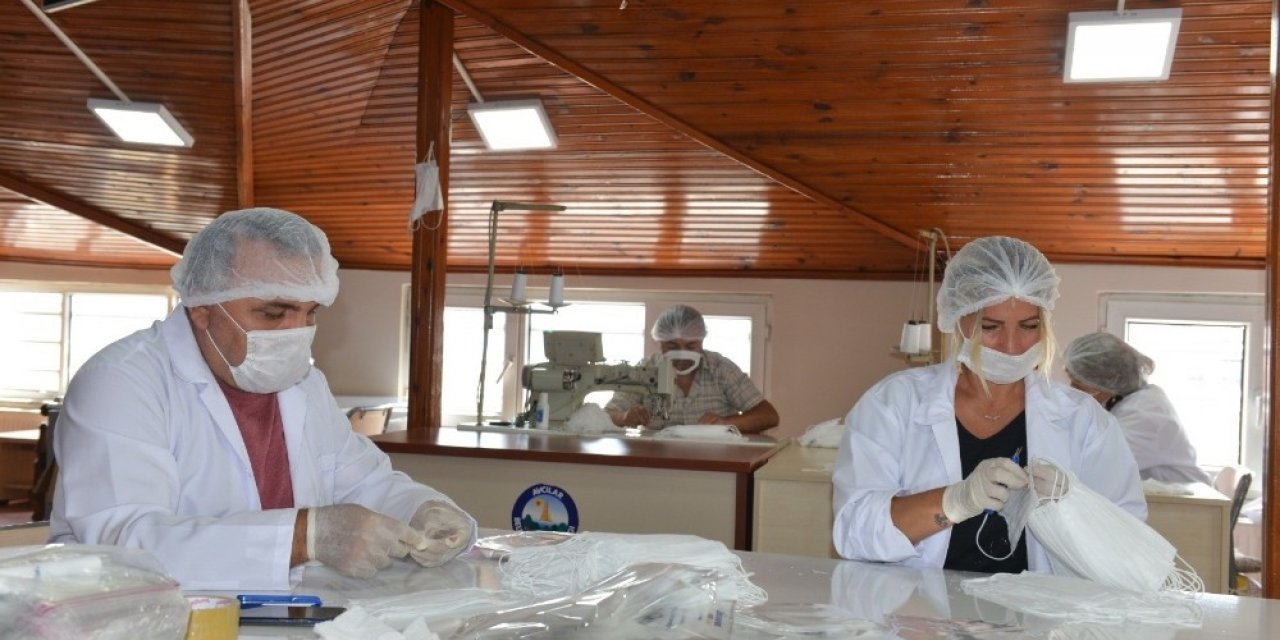 Avcılar Belediyesi 5 Ayda 400 Bin Maske Üretti