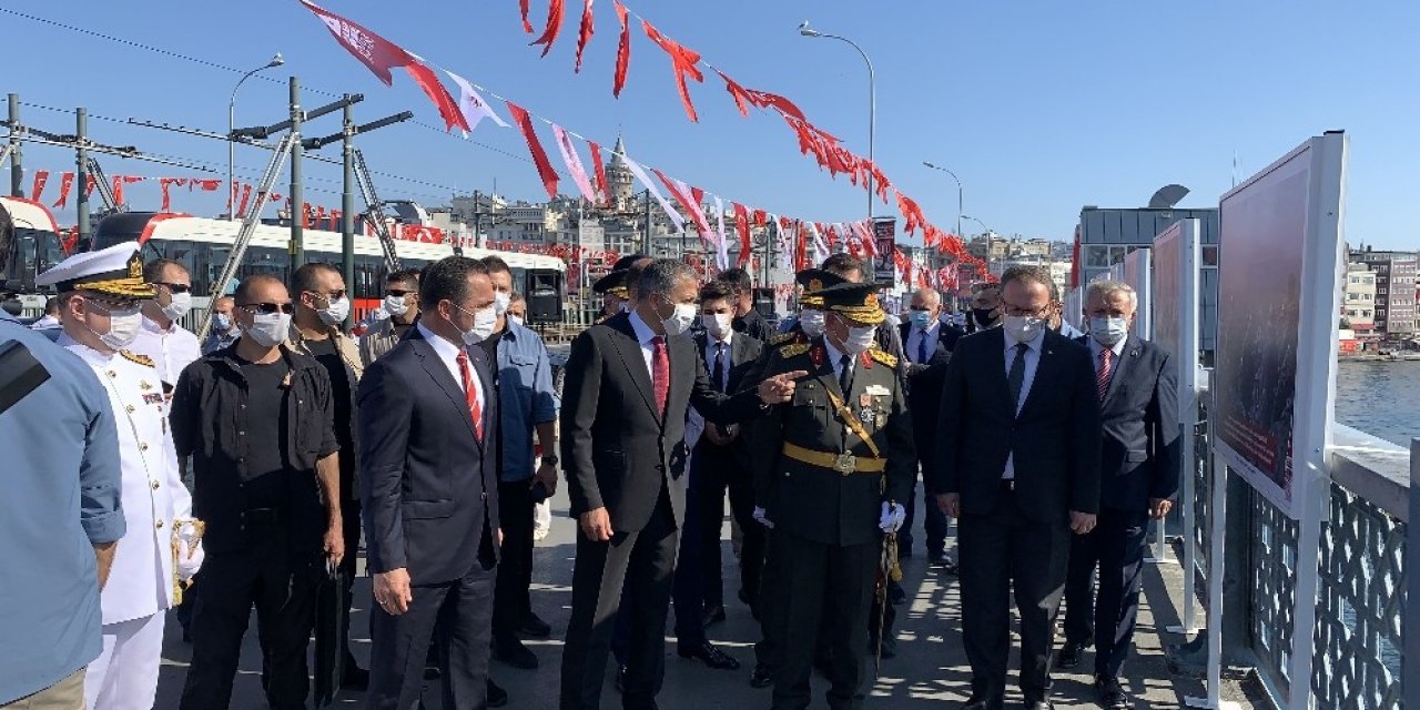 Galata Köprüsü’nde “başkumandan Büyük Taarruzu Anlatıyor” Sergisi