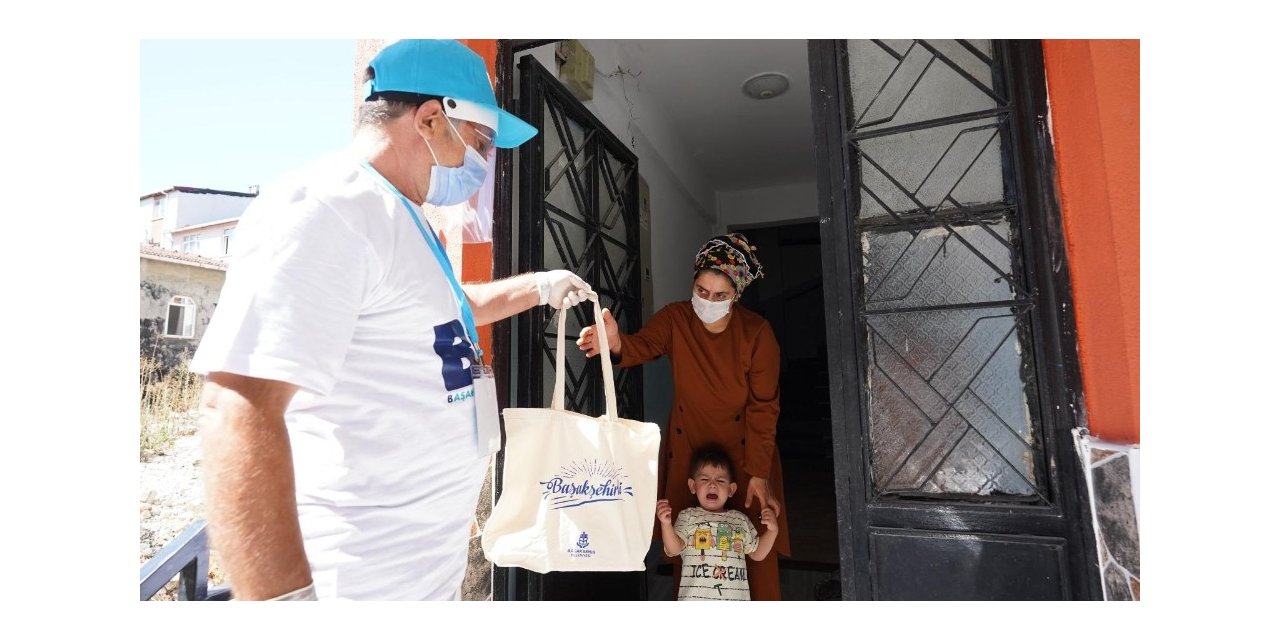 Başakşehir’de Vatandaşlara Aşure İkramı