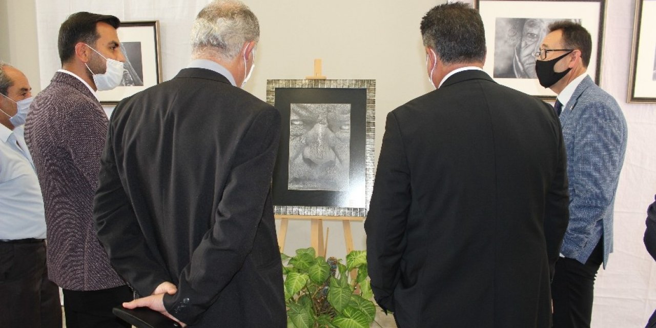 ‘yaşamın İzleri’ Sergisi Kktc’de Açıldı