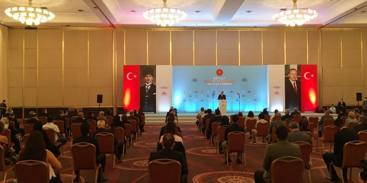 Vali Yerlikaya, 101 Şehit Ve Gazi Ailesine Devlet Övünç Madalyasını Takdim Etti