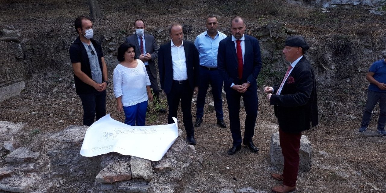 Polonya Büyükelçisi Komuch, “bathonea Antik Liman Yerleşimi” Kazılarını Ziyaret Etti