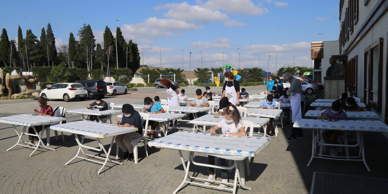 Tepecikli Çocuklara Ahşap Boyama Dersi Verildi