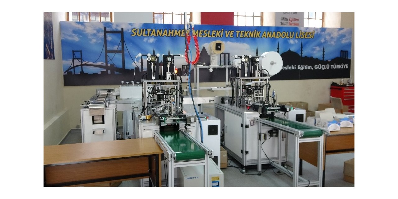 Pandemi Döneminde Meslek Liseleri Maske İmalathanesi Gibi Çalışıyor