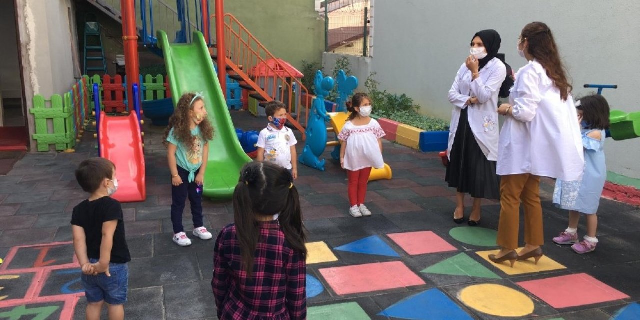 Uzun Aradan Sonra Anaokulu Ve İlkokullarda İlk Ders Zili Çaldı