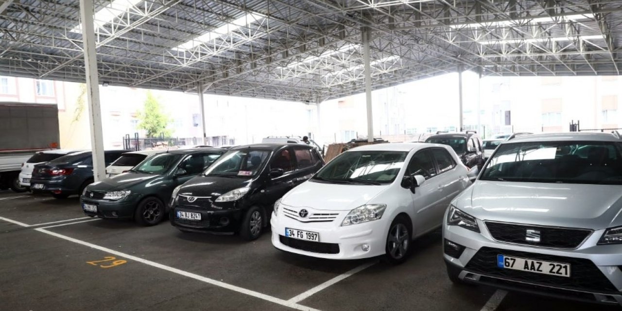 Bağcılar Belediyesi Dolu Tehlikesine Karşı Kapalı Pazarları Otoparka Çevirdi