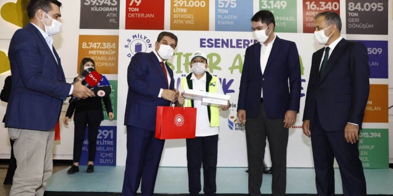 Bakan Kurum’dan Engelli Bir Vatandaşı Hayallerine Kavuşturan Ömer’e Tablet Hediyesi