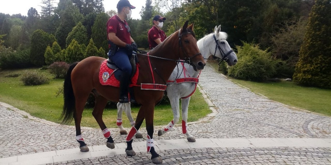 Atlı Polis Ekiplerinden Atatürk Arboretumu’nda Korona Virüs Denetimi