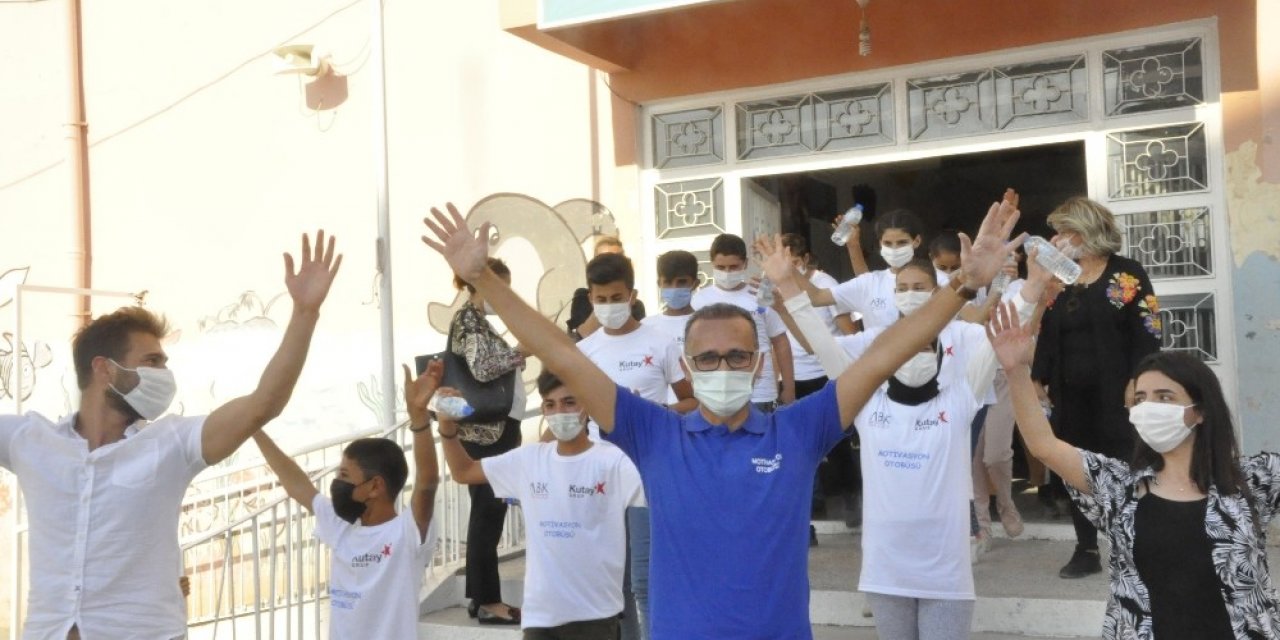 Mardinli Öğrencilere Motivasyon Otobüsü