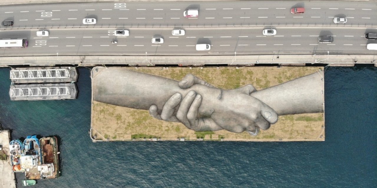 Fransız Sanatçının "yardımlaşma Zinciri" Haliç’te