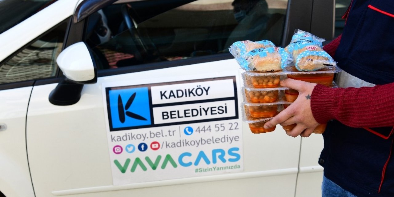 Kadıköy’de Covidli Hastalara Sıcak Yemek