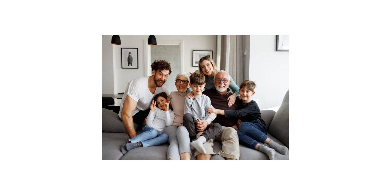 Kalabalık Evler Düşüşte