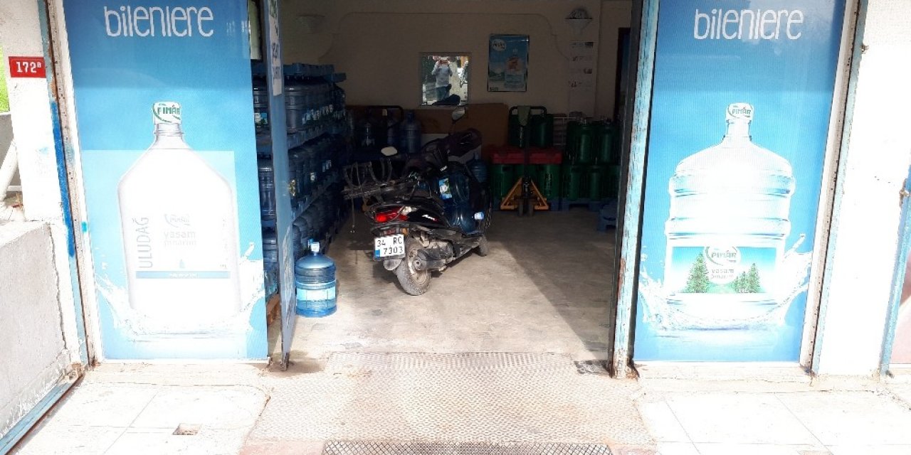 İbb’nin 30 Saatlik Su Kesintisi Damacana Sulara Talebi Arttırdı