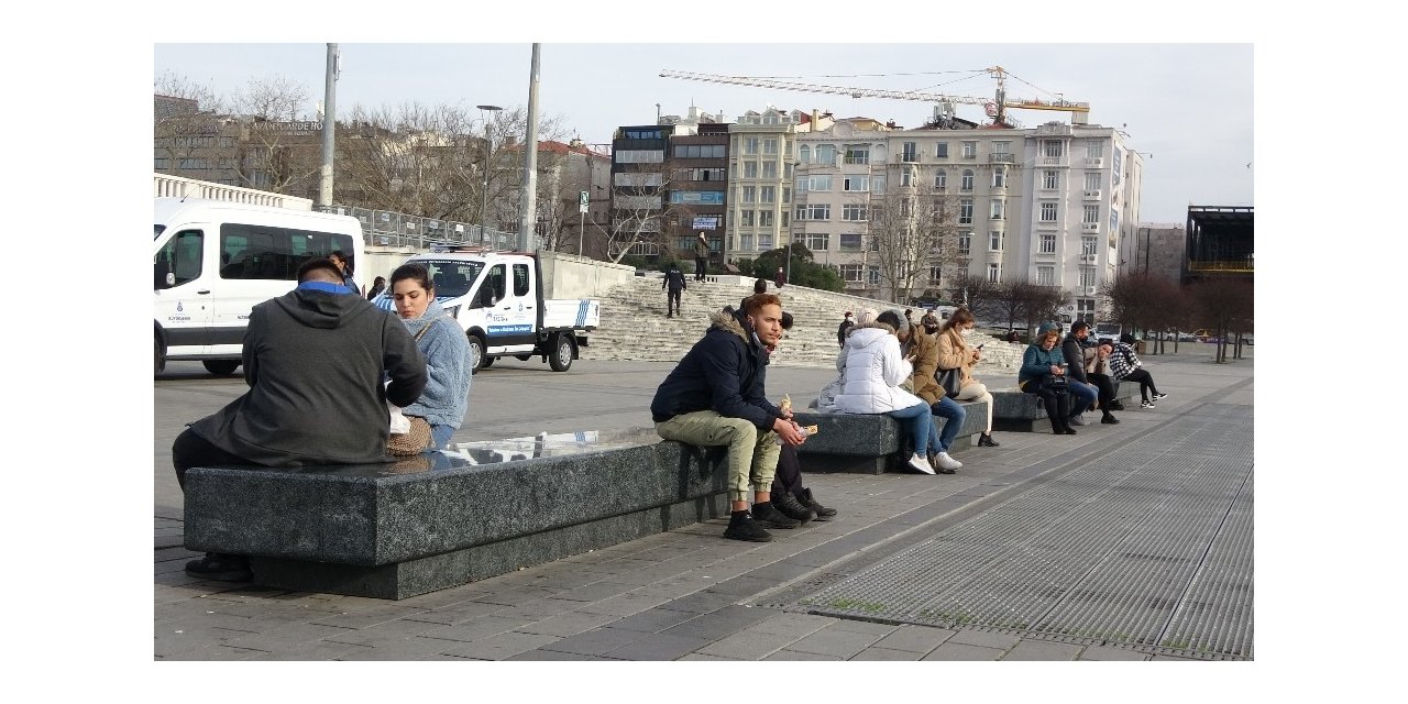 İstanbul Eski Karlı Günlerine Hasret Kaldı