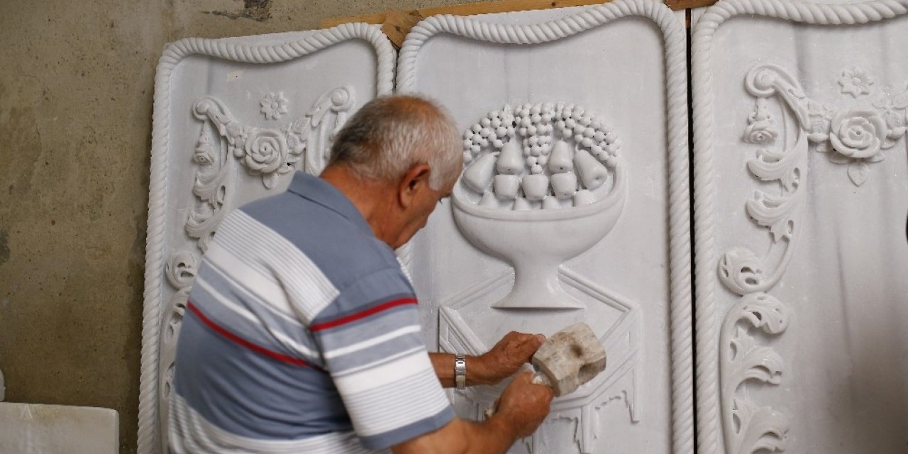 Evinin Bodrumunu Mermer Atölyesine Çevirdi