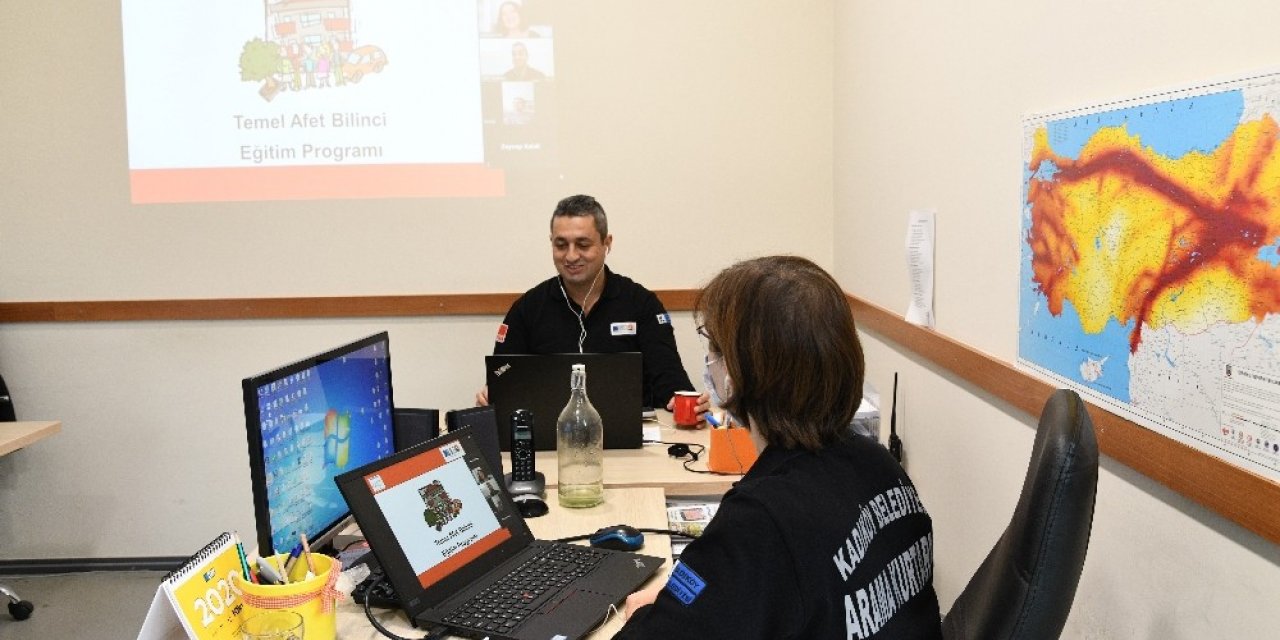Kadıköy’ün Kahramanlarından Online Afet Eğitimi