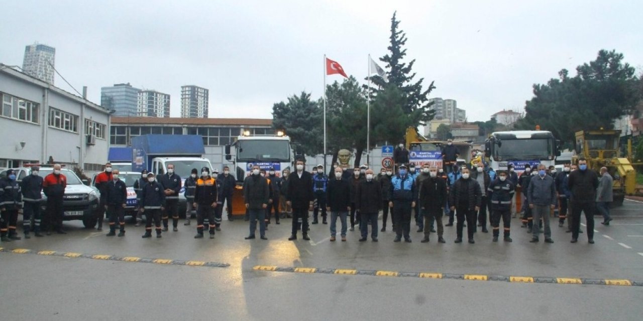 Kartal Belediyesi Beklenen Kar Yağışı Öncesi Teyakkuza Geçti