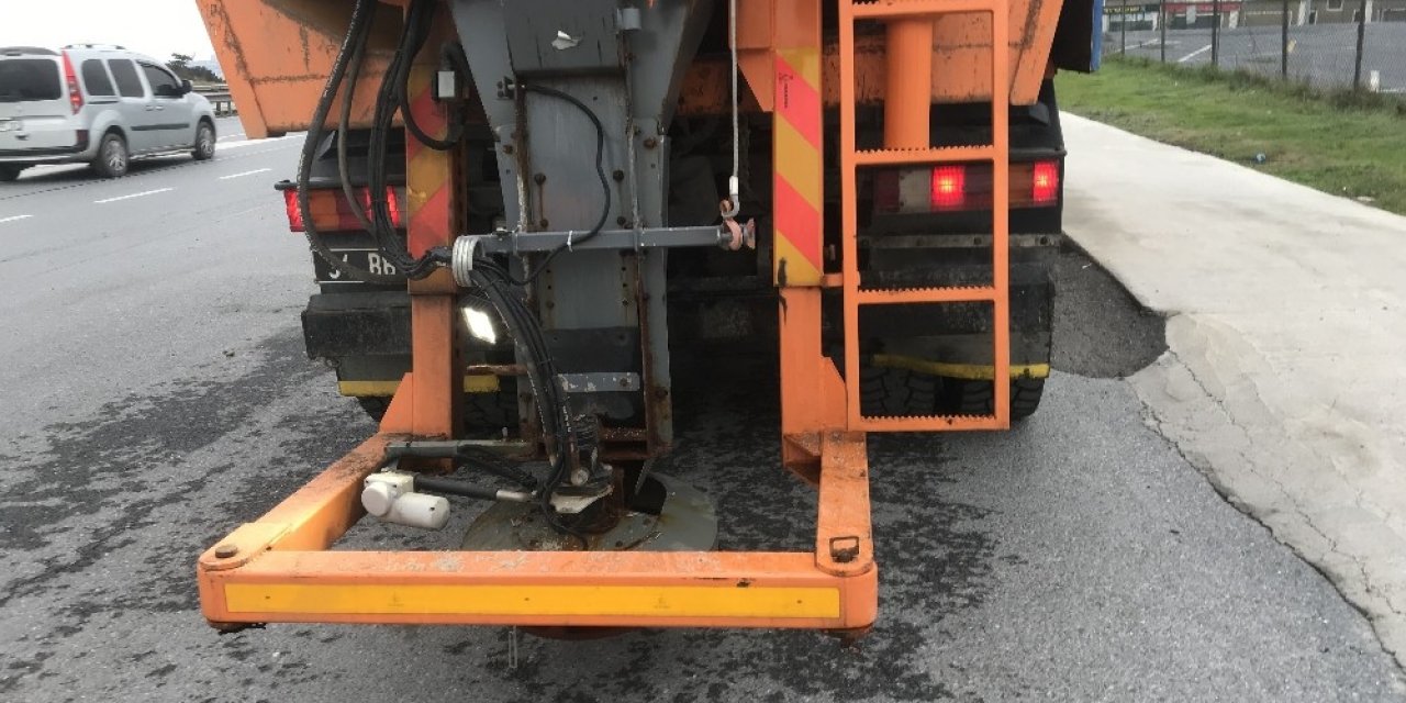 Kar Alarmının Ardından, Küreme Araçları Yollara İndi