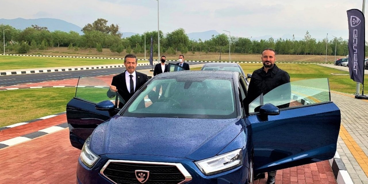 Dışişleri Bakanı Tahsin Ertuğruloğlu, Kktc’nin Yerli Otomobilini Test Etti