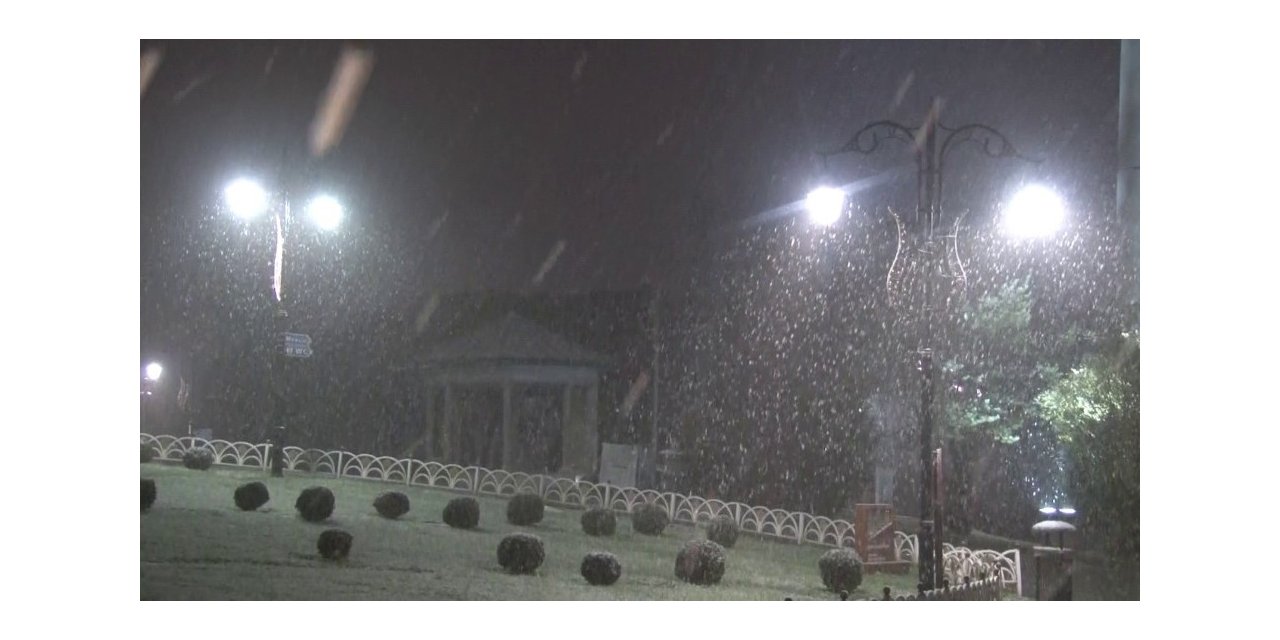 İstanbulda Beklenen Kar Yağışı Etkili Oldu Lapa Lapa Kar Yağdı