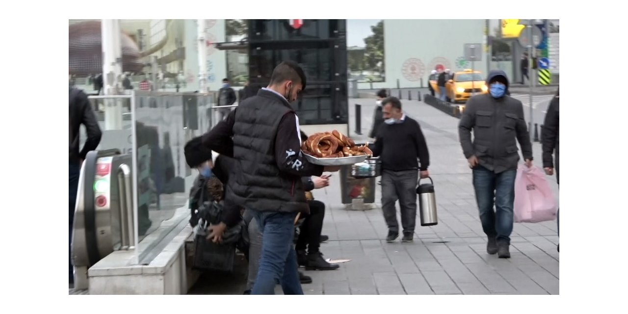 Taksim Meydanı’nda Bayılma Numarasıyla Duygu Sömürüsü Kamerada