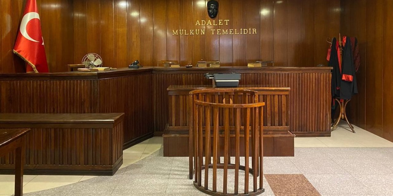 8 MART GECE YÜRÜYÜŞÜ'NDE GÖZALTINA ALINAN KADINLAR, SERBEST BIRAKILMALARI TALEBİYLE HAKİMLİĞE SEVK EDİLDİ