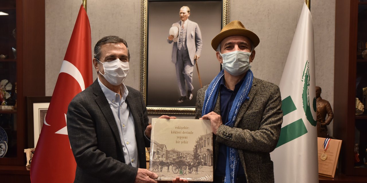 GAZETECİ EMİN ÇAPA’DAN TEPEBAŞI BELEDİYE BAŞKANI ATAÇ’A ZİYARET