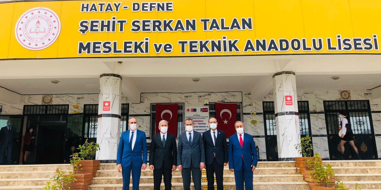 MİLLİ EĞİTİM BAKAN YARDIMCISI ÖZER'DEN DEFNE'YE FEN LİSESİ SÖZÜ