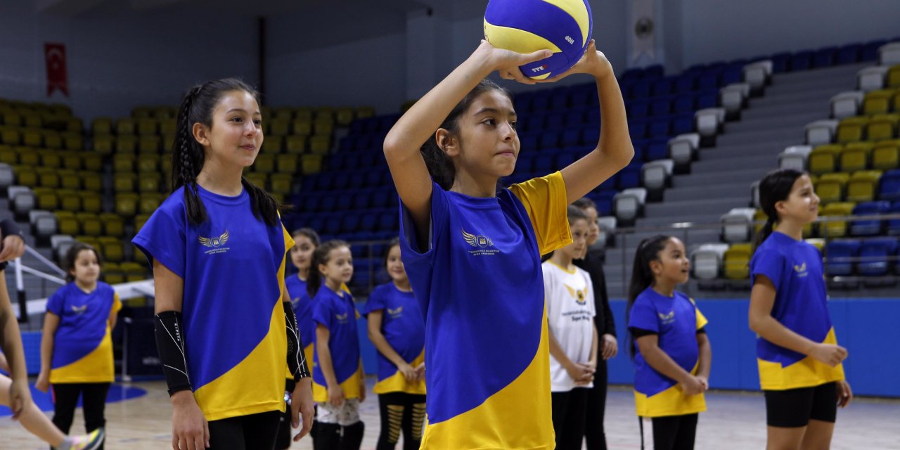 YENİMAHALLE BELEDİYESİ SPOR AKADEMİSİ'NDE EĞİTİMLER BAŞLADI