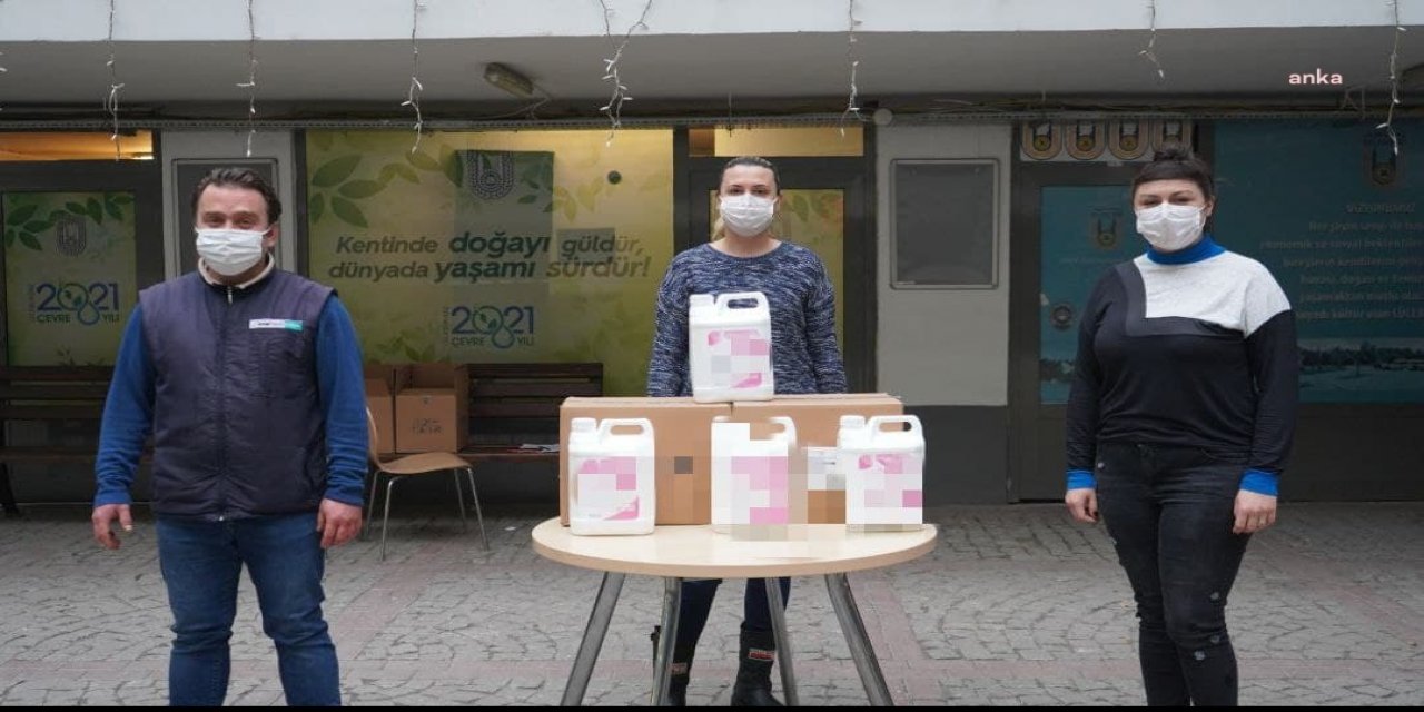 LÜLEBURGAZ BELEDİYESİ'NDEN KAHVECİ ESNAFINA 300 LİTRE DEZENFEKTAN DESTEJİ