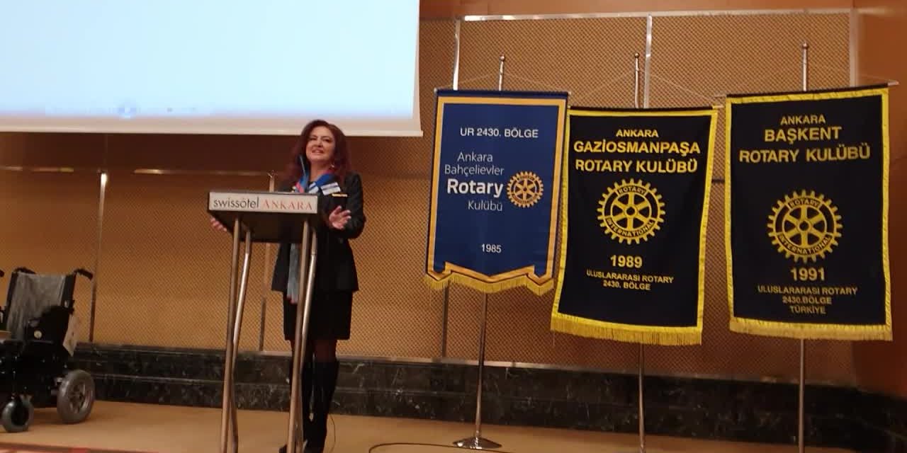 ROTARY KULÜBÜ'NDEN 100 ÇOCUĞA 100 AKÜLÜ SANDALYE