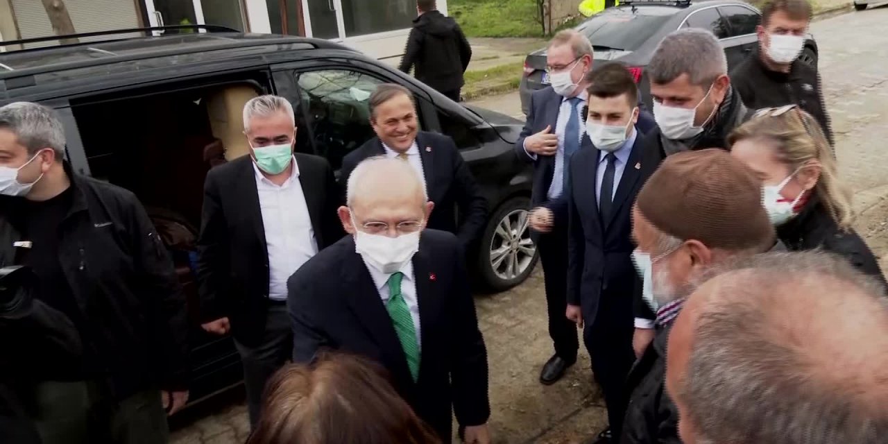 KILIÇDAROĞLU'NDAN "SENİ CUMHURBAŞKANI GÖRMEK İSTİYORUM" DİYEN KADINA: "O NE OLUR BİLMİYORUM, ORASI ŞİMDİLİK KARANLIK ALAN"