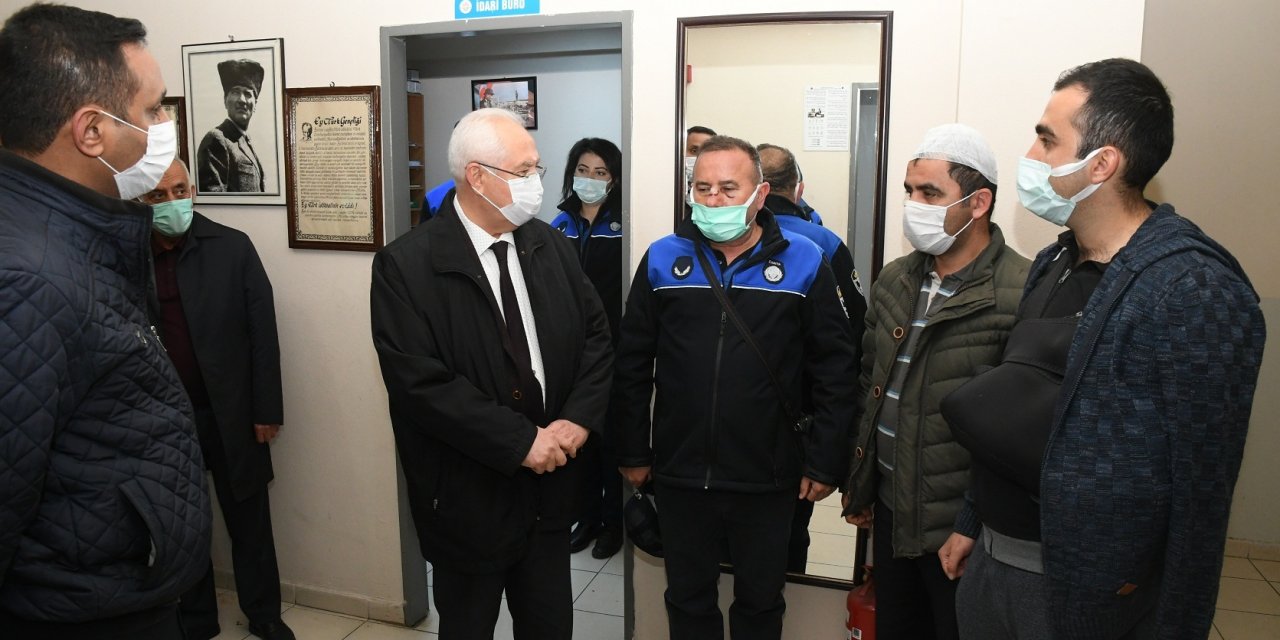 SALDIRIYA UĞRAYAN ZABITALARA BAŞKAN ZİYARETİ... "BURASI DAĞ BAŞI DEĞİL, YANINIZDAYIZ!"