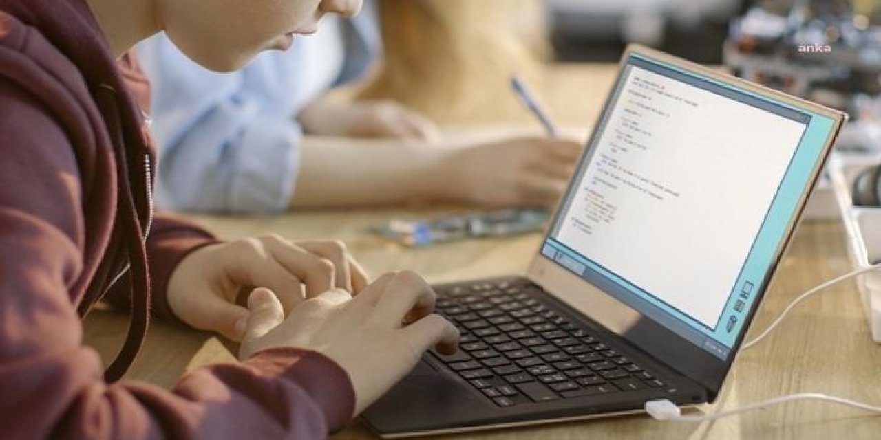 CHP'DEN EĞİTİMDE FIRSAT EŞİTLİĞİİÇİN MECLİS ARAŞTIRMA ÖNERGESİ: "6 MİLYON ÖĞRENCİ EBA’YA ERİŞEMEDİ"