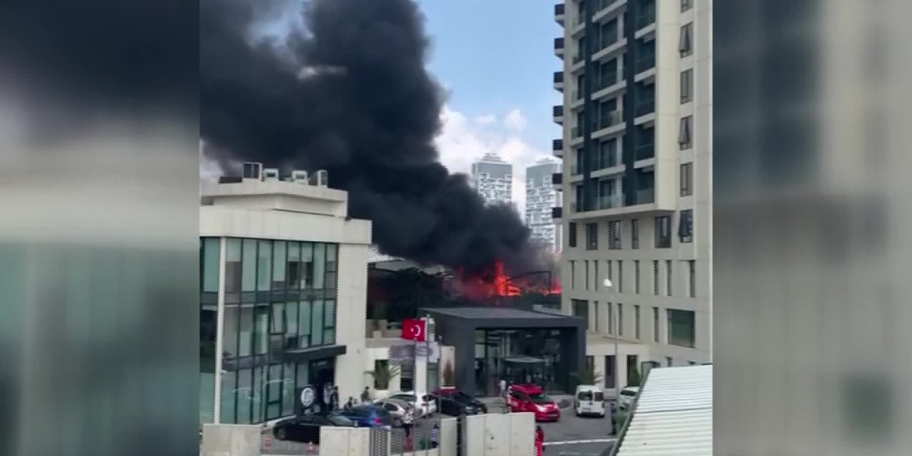 KARTAL’DA RESTORANDA ÇIKAN YANGIN, KAĞIT VE HURDA DEPOSUNA SIÇRADI