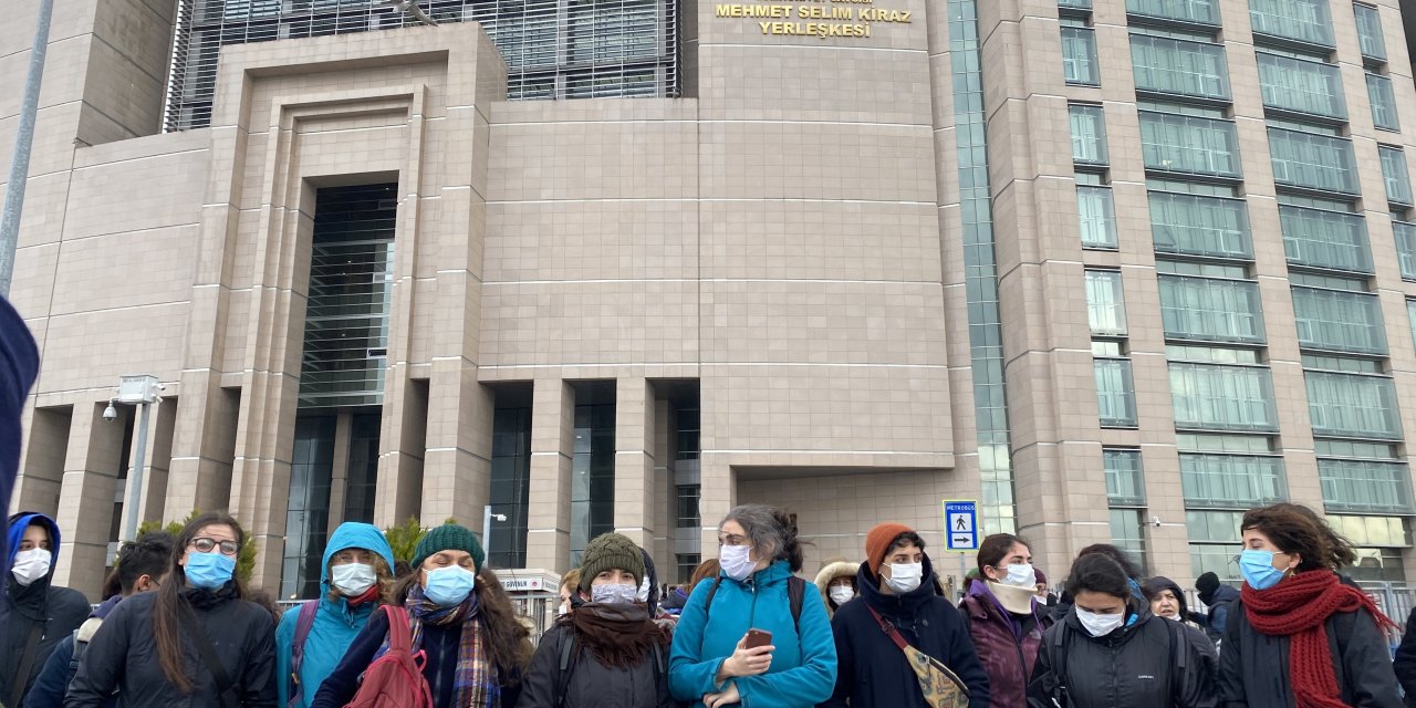 Feminist Gece Yürüyüşü’nde gözaltına alınan 17 kadına dava açıldı