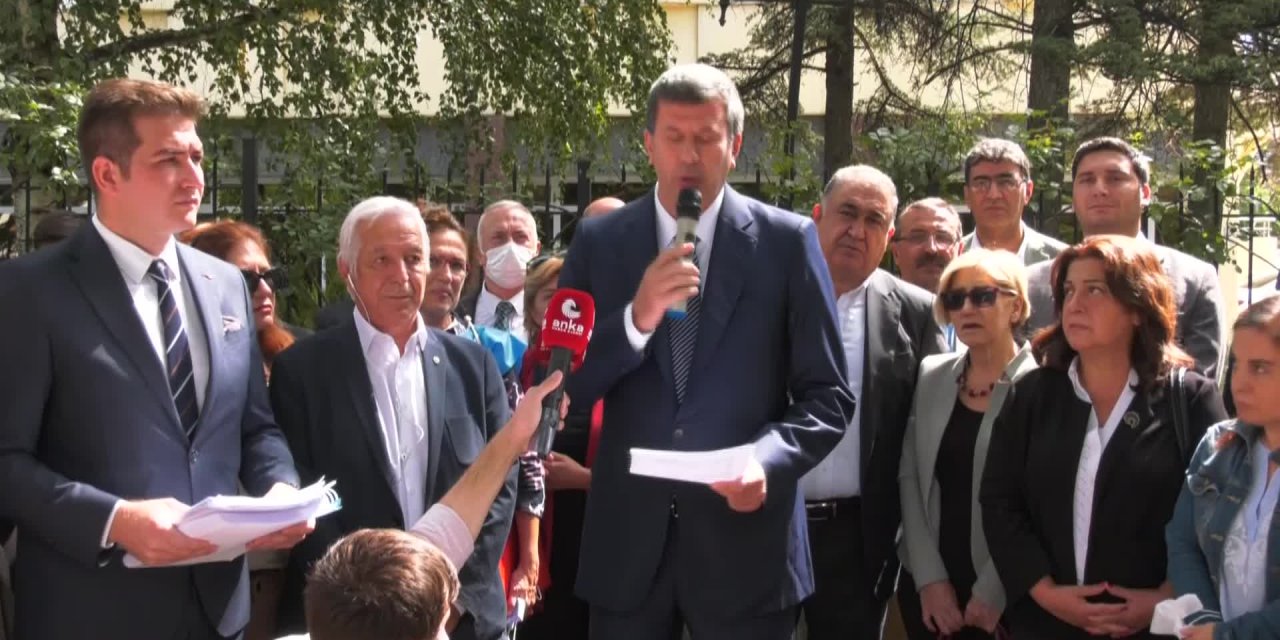 KADIKÖY BELEDİYE BAŞKANI ODABAŞI: "BURAYA 'KALAMIŞ'A SAHİLİMİZE ÇÖKMEYİN' DEMEK İÇİN GELDİK"