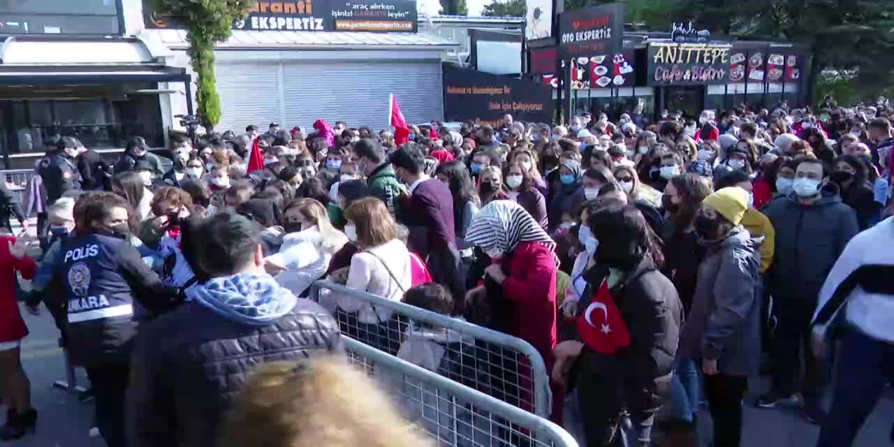 ANITKABİR’DE 'CUMHURİYET' COŞKUSU