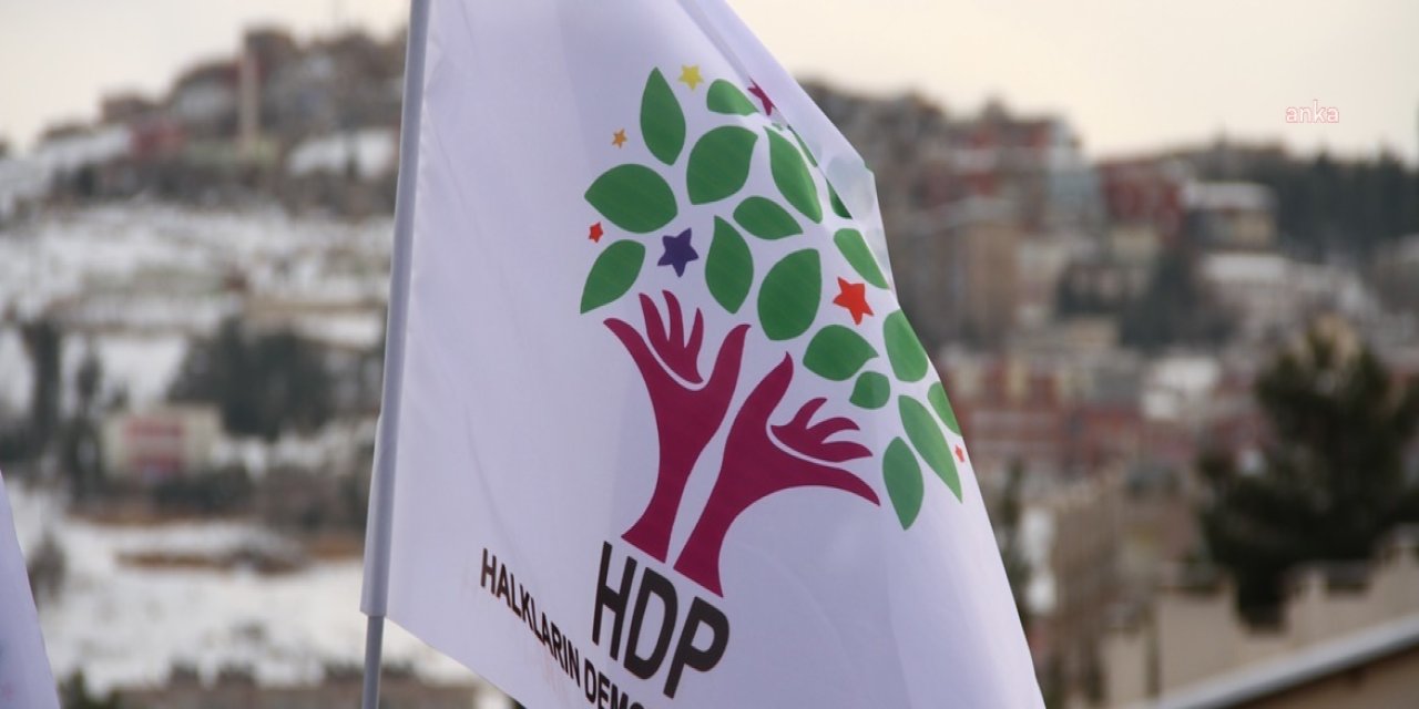 HDP'DEN '29 EKİM' MESAJI: "CUMHURİYET'İ DEMOKRATİKLEŞTİRME MÜCADELESİ SÖZÜNÜ, TÜM TÜRKİYE HALKLARI İLE BİR KEZ DAHA PAYLAŞIYORUZ"