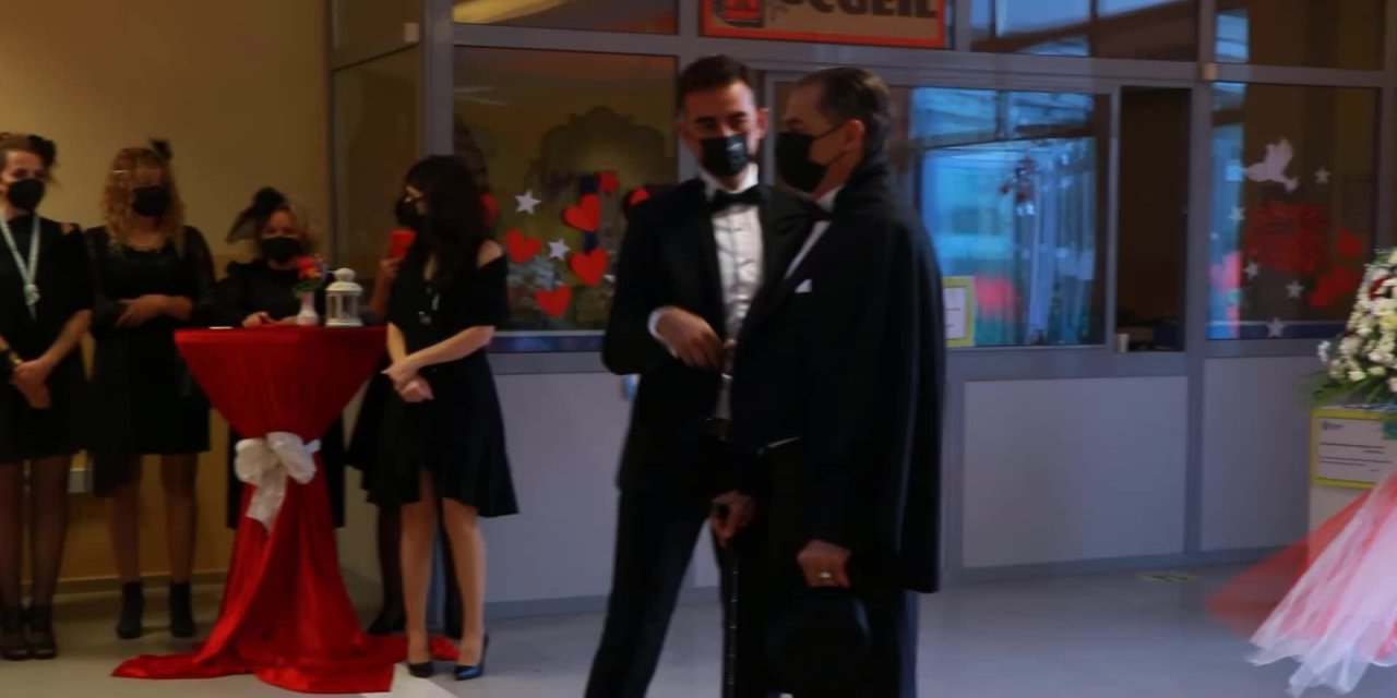 CUMHURİYET BAYRAMI'NDA, ATATÜRK'ÜN KATILDIĞI SON BALOYU CANLANDIRDILAR