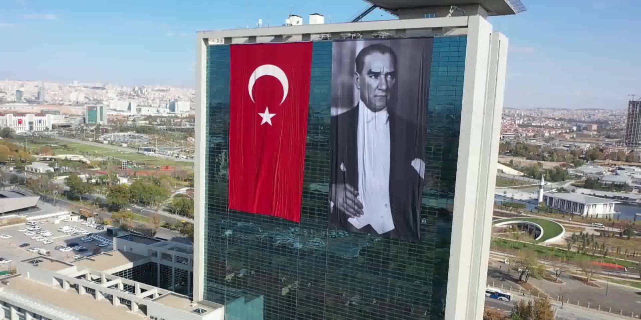 BAŞKENT'TE 'CUMHURİYET’ COŞKUSU