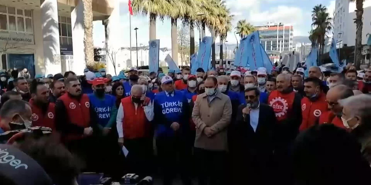 İZMİR'DE SENDİKALARDAN ORTAK AÇIKLAMA: "İNSAN ONURUNA YARAŞIR BİR ASGARİ ÜCRET İSTİYORUZ"