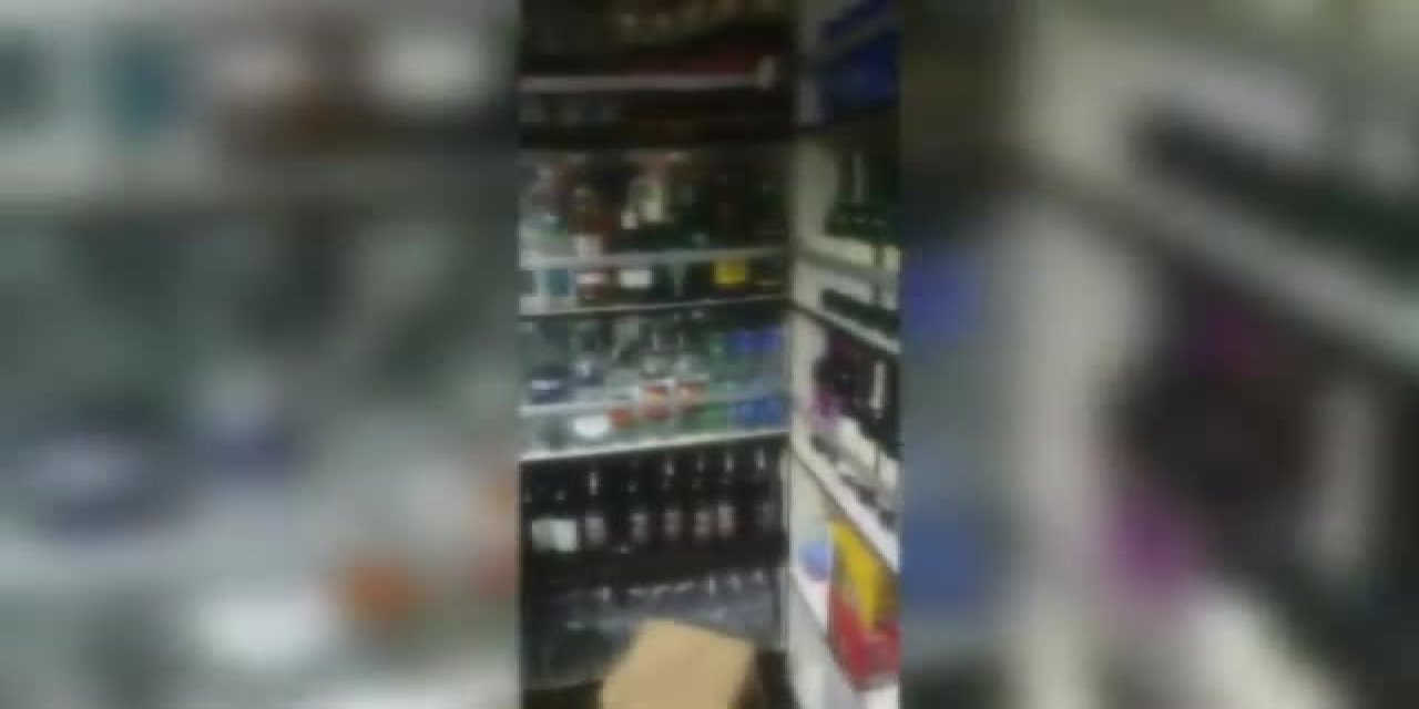 SATTIĞI SAHTE İÇKİYLE BİR KİŞİNİN ÖLÜMÜNE NEDEN OLAN TEKEL BAYİİNDE 169 ŞİŞE SAHTE İÇKİ ELE GEÇİRİLDİ