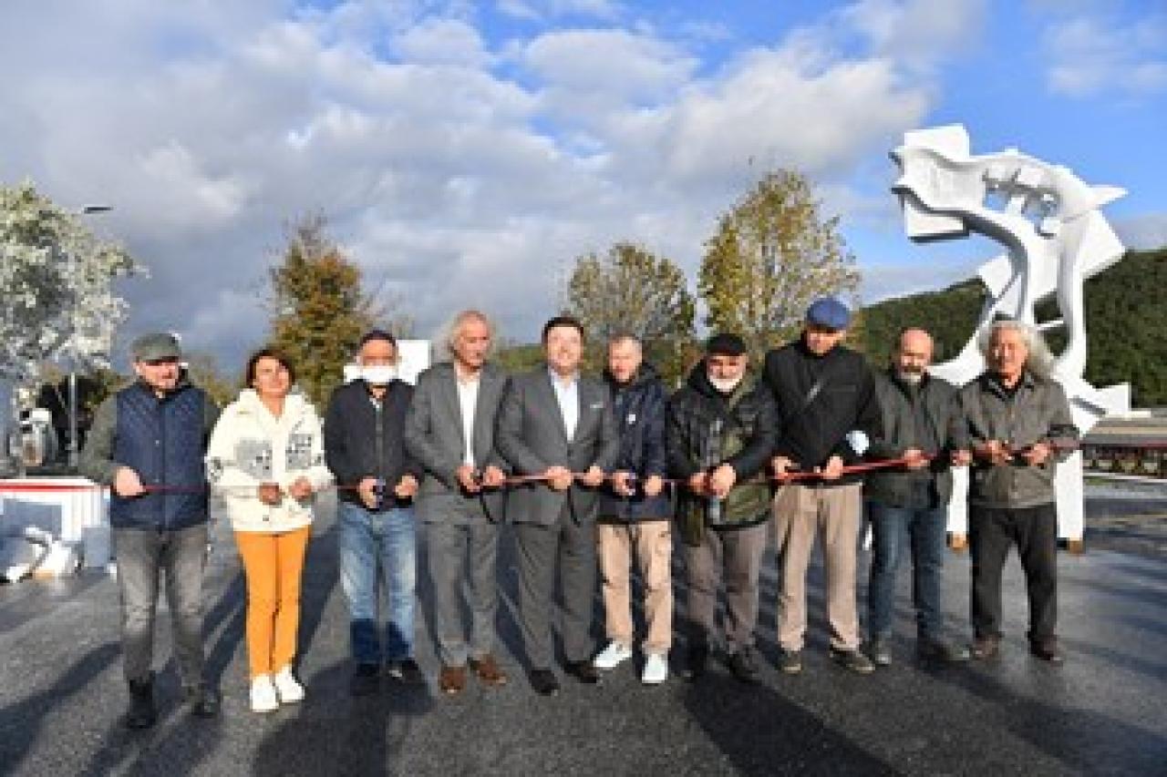 Maltepe'nin kardeşlik ve barış heykelleri tamamlandı