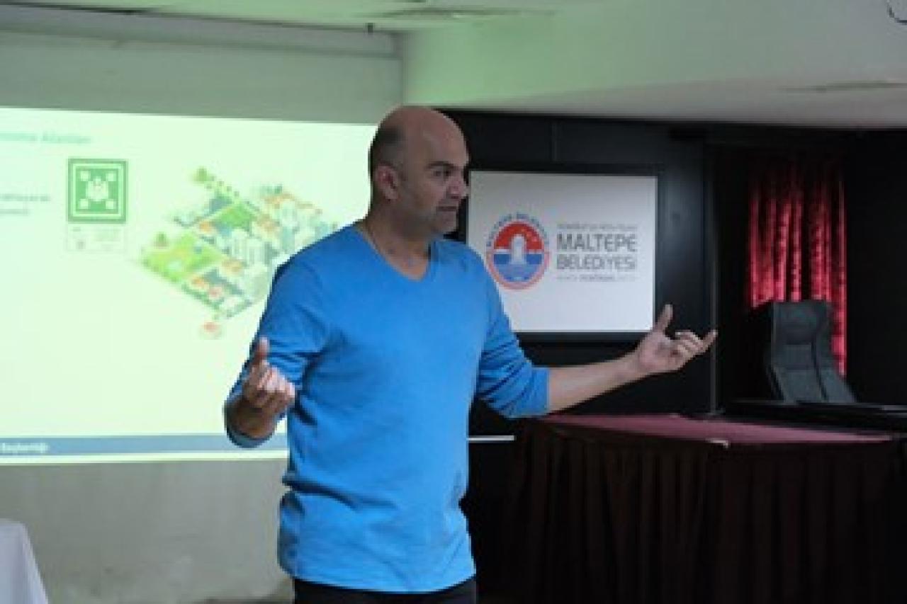 Maltepelilere afet farkındalık eğitimi