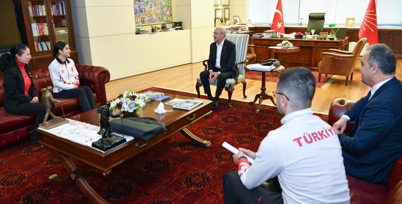 CHP GENEL BAŞKANI KEMAL KILIÇDAROĞLU, MİLLİ SPORCU ERİVAN BARUT’U KABUL ETTİ