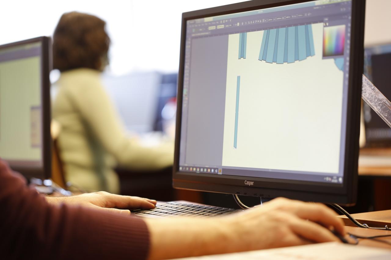 ENSTİTÜ İSTANBUL İSMEK KATILIMCILARININ ÜÇTE İKİSİ ÜNİVERSİTE MEZUNU