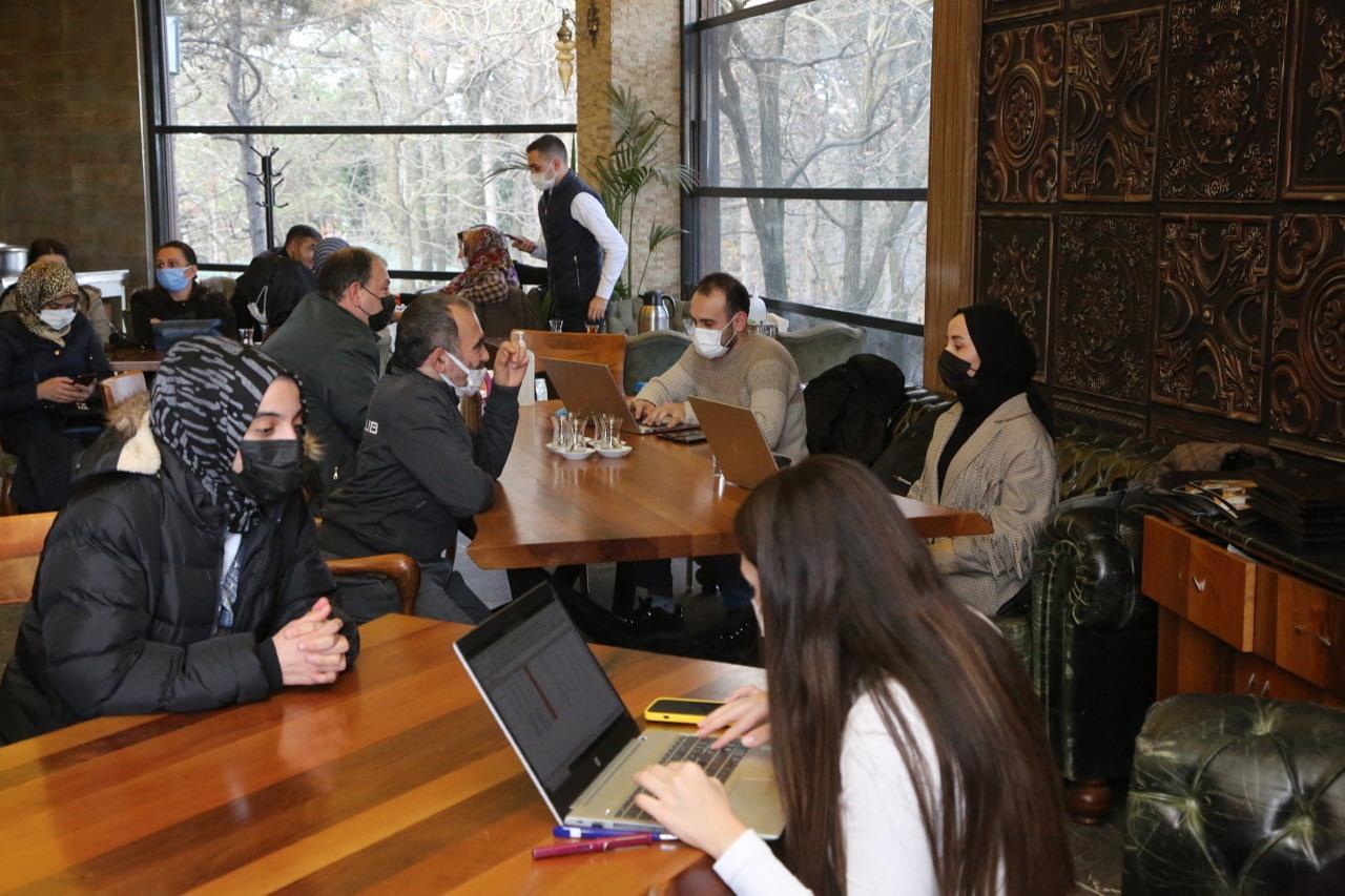 İSTİHDAM MASASI BİR YILDA 1017 KİŞİYE İŞ İMKÂNI SAĞLADI